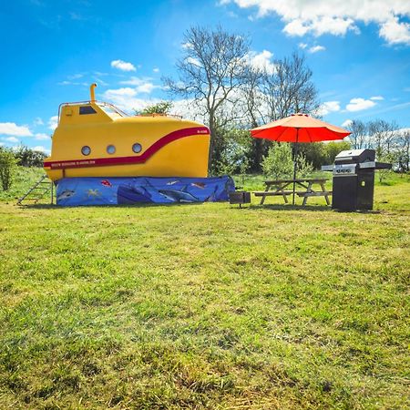 צ'דר The Yellow Submarine מראה חיצוני תמונה